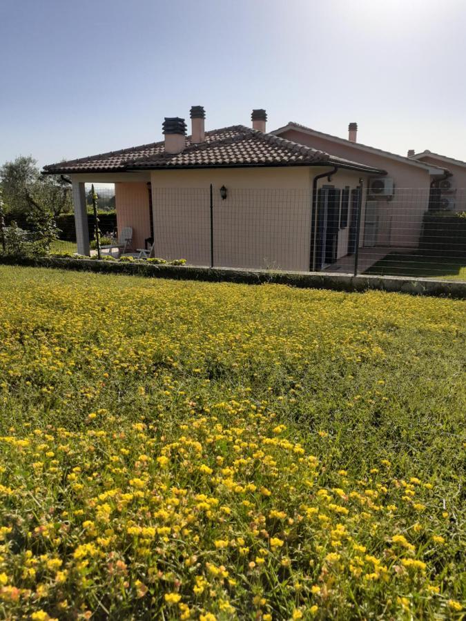 Residence Ai Campi Da Golf Saturnia Exterior photo