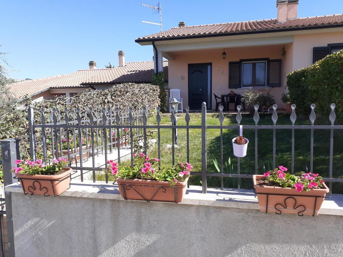 Residence Ai Campi Da Golf Saturnia Exterior photo