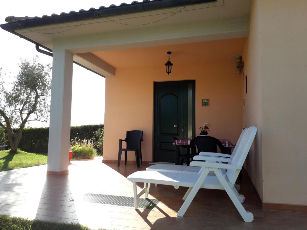 Residence Ai Campi Da Golf Saturnia Exterior photo
