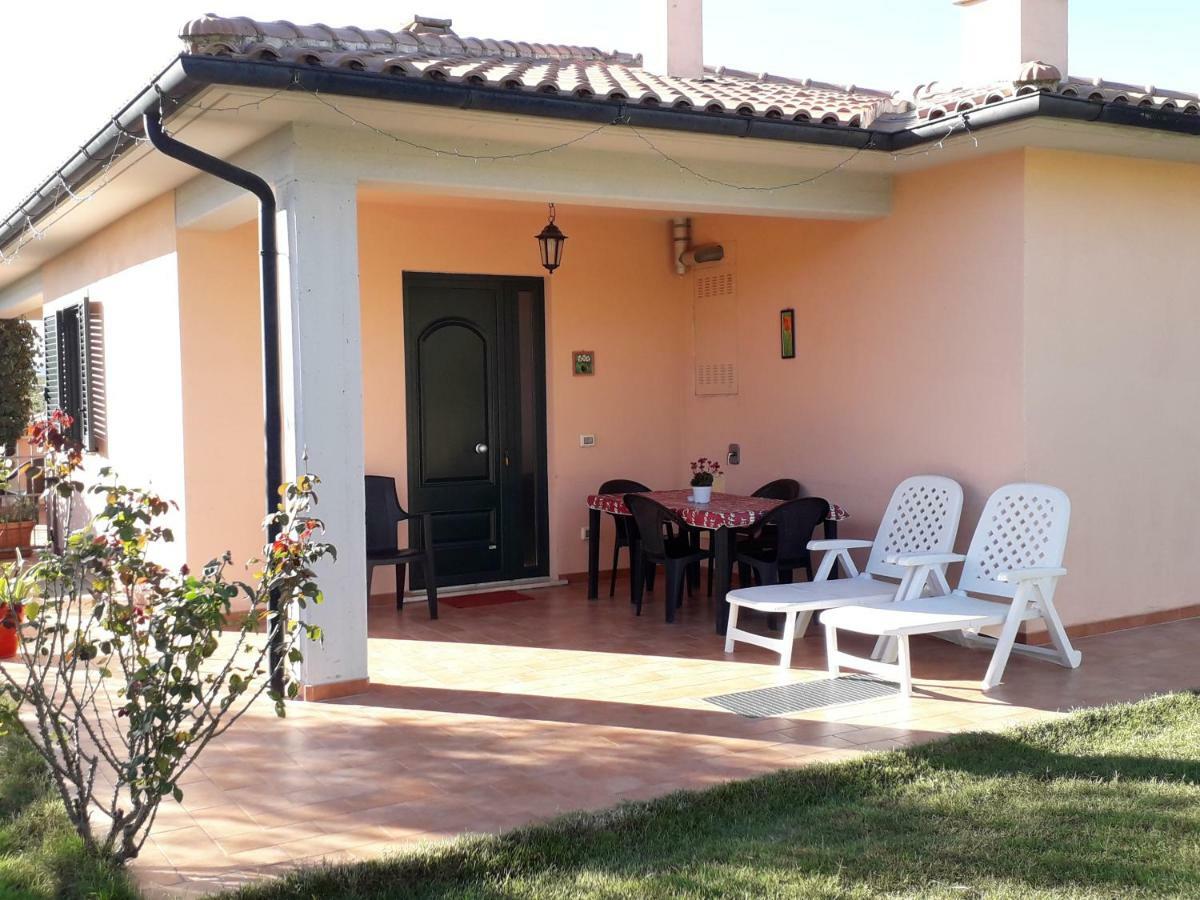 Residence Ai Campi Da Golf Saturnia Exterior photo